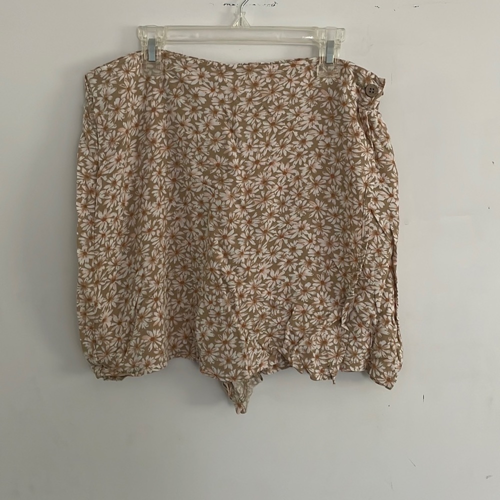 American Eagle Outfitters Floral Skort in Brown and White